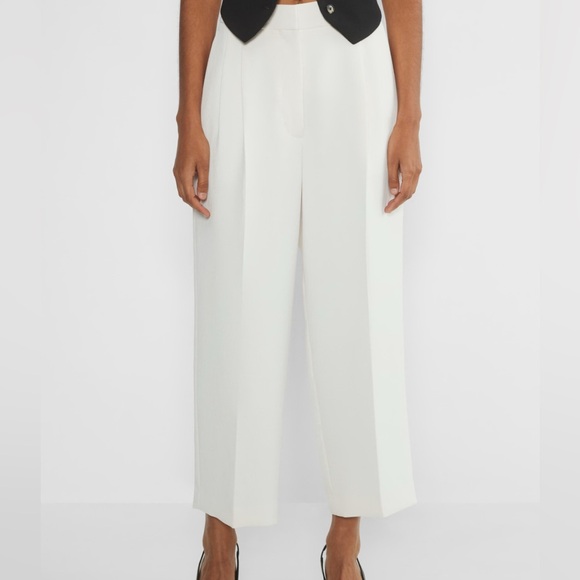 Aritzia Effortless Crop Pants - Picture 3 of 3
